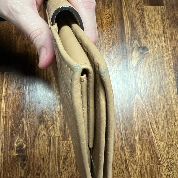 GUCCI Embossed Leather Snap Closure Bifold Long Wallet - Picture 13 of 15